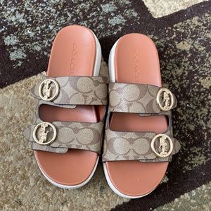 Never worn coach Sandler size 6.5B or 37 euro